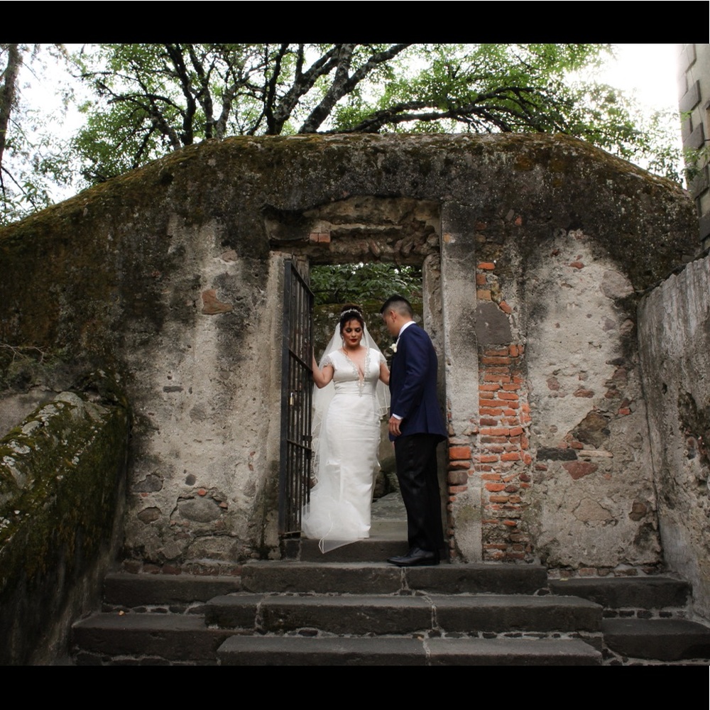 Ivory Wedding Gown with detachable half skirt - Picture 6 of 8